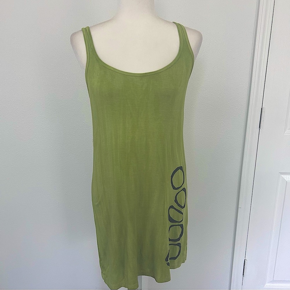 Gaia Green Midi Dress with Textured Fabric and Scoop Neckline. Size S